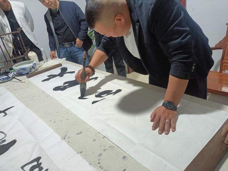 笔墨纸砚里的文化传承——百色书法家协会风采